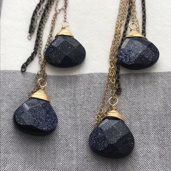 Long chain earrings - Picture 5 of 11